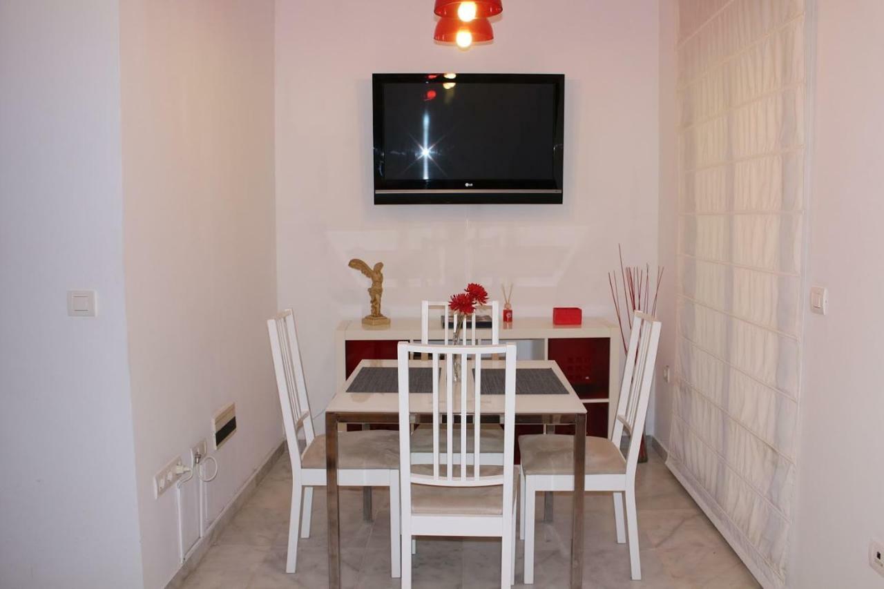 Apartamentos Rg Triana, Calle Castilla Con Patio Sevilla Eksteriør billede
