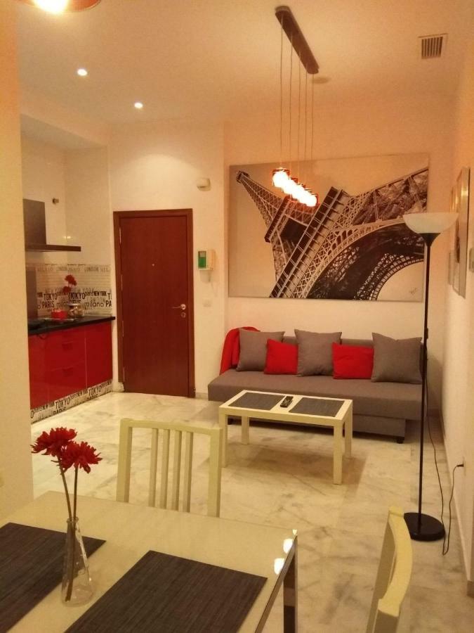 Apartamentos Rg Triana, Calle Castilla Con Patio Sevilla Eksteriør billede