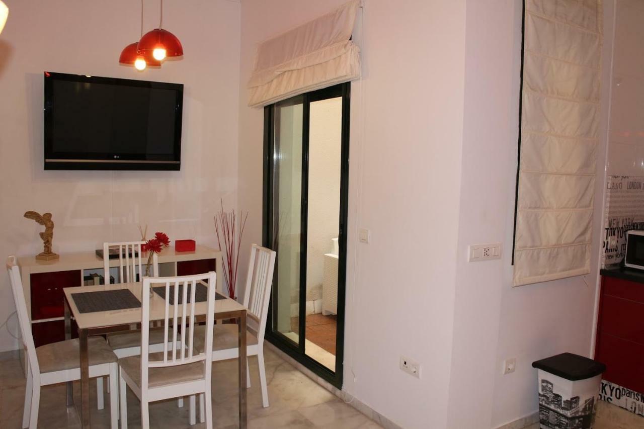 Apartamentos Rg Triana, Calle Castilla Con Patio Sevilla Eksteriør billede