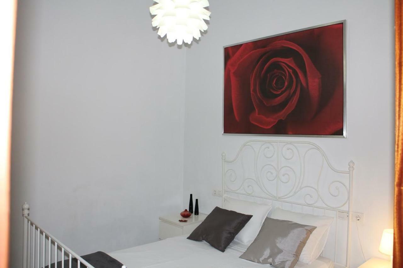 Apartamentos Rg Triana, Calle Castilla Con Patio Sevilla Eksteriør billede